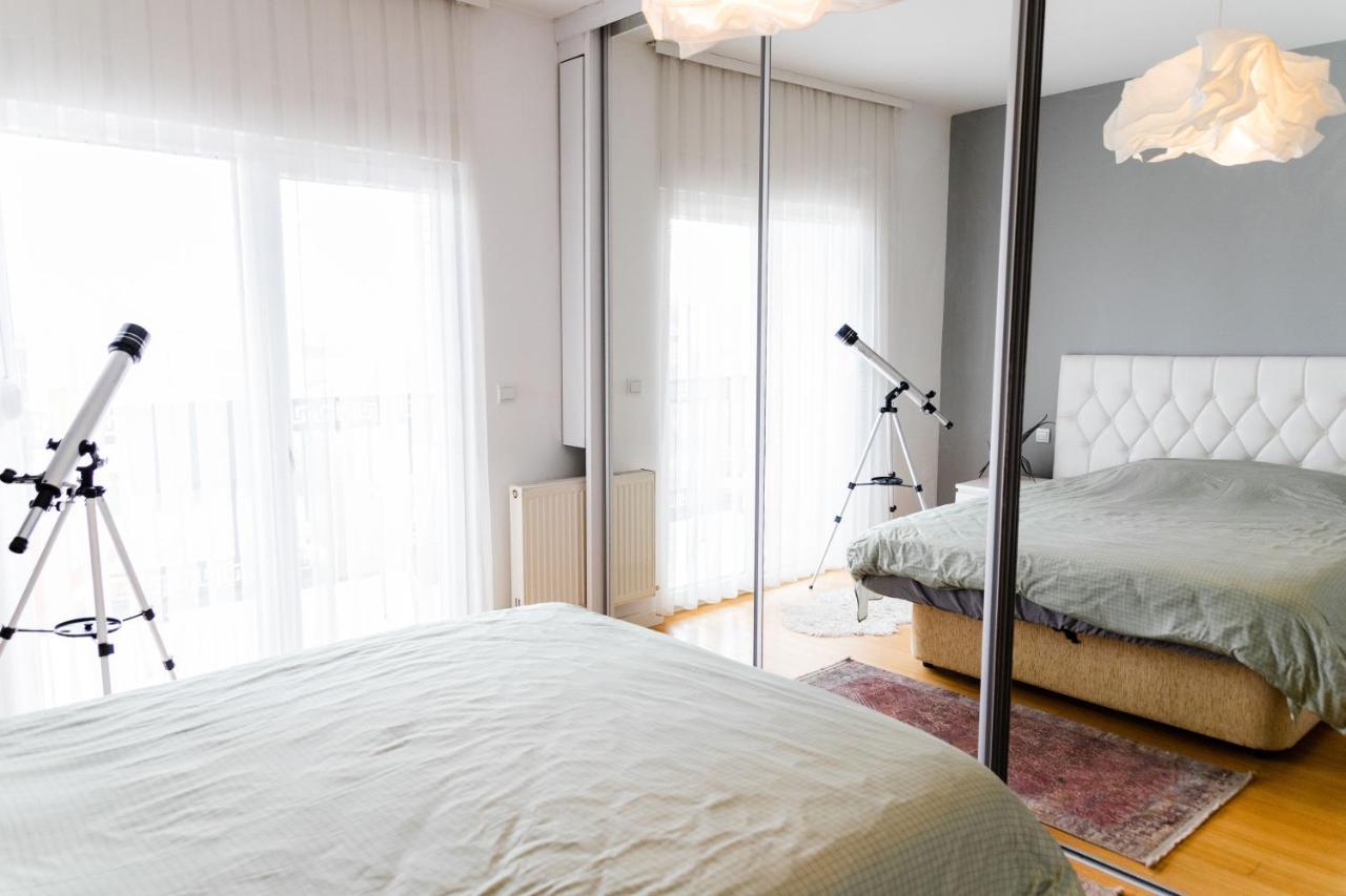 Modern Apartment With A View Feels Like Home พริสตีนา ภายนอก รูปภาพ